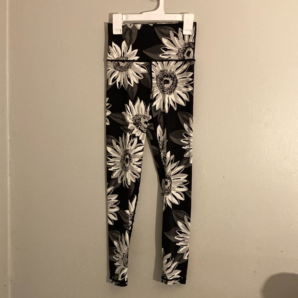 Aerie sunflower leggings